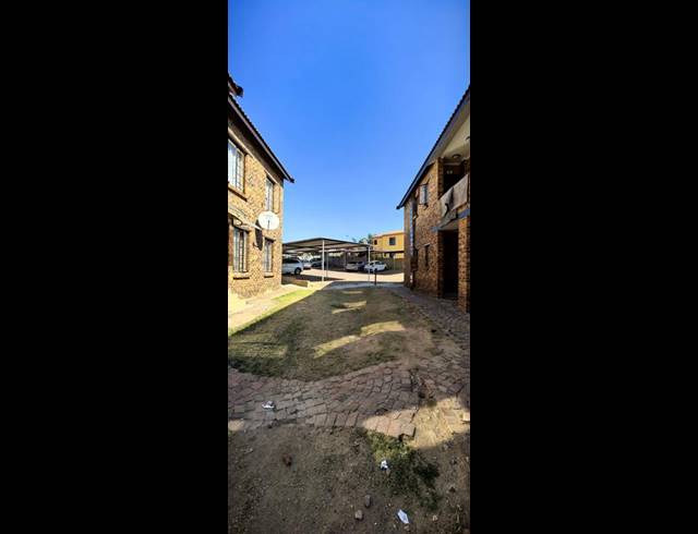 2 BEDROOM APARTMENT FOR SALE IN OLIEVENHOUTBOSCH